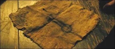 Dans  Pirates des Carabes : le secret du coffre maudit , dans quelles circonstances William Turner drobe-t-il  Davy Jones, la cl de son coffre ?