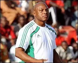 Qui est l'actuel slectionneur des Super Eagles (Nigria) ?