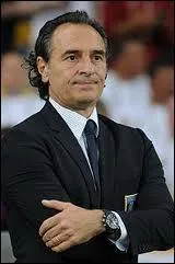 Qui tait le slectionneur de la Squadra Azzura (Italie) lors de la Coupe du monde 2010 ?