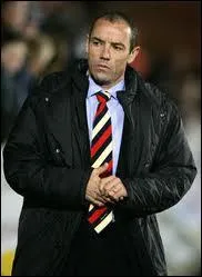 Qui tait le slectionneur des Lions Indomptables (Cameroun) lors de l'dition 2010 de la Coupe du monde ?