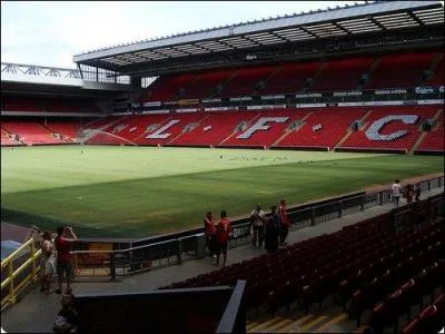 Anfield est le stade de Liverpool :