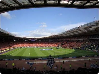 Comment se nomme le stade de Glasgow ?
