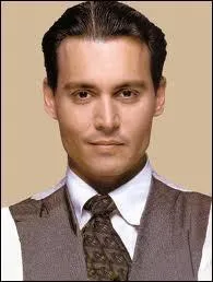 Quel rle joue-t-il dans le film Neverland ?