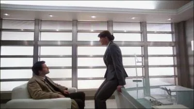 Qu'ordonne-t-elle  Castiel ?