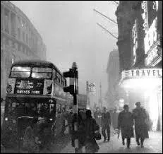 Les vnements concernant la pollution  Londres ont t nombreux. En 1952, un smog meurtrier frappe Londres, il tue en 4 jours...