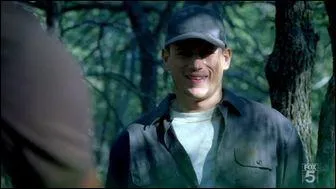 L , Michael retrouve Sucre qui avait tenter de s'chapper avec le sac rempli d'argent . Que lui dit-il ?