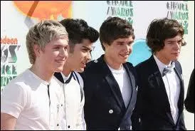 Qui manque-t-il sur cette photo ?