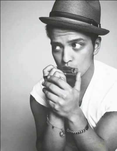 Quelle est la personne qu'a rcemment perdue Bruno Mars ?