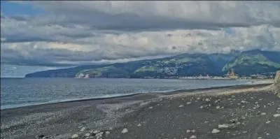 Cette photo a t prise  partir du port de la Pointe des Galets :