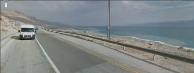 La population y est majoritairement juive :