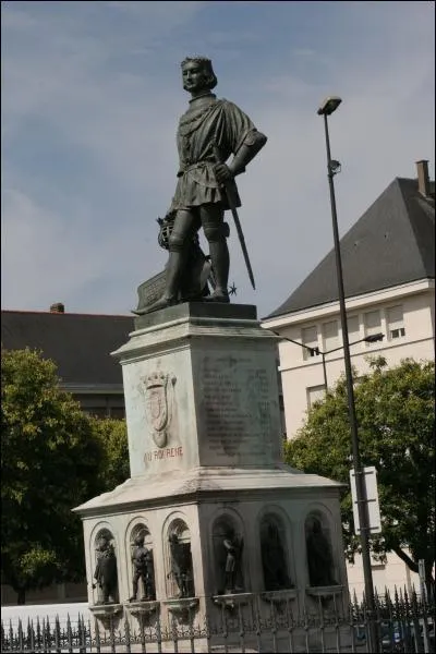 Quel titre revendiqua le bon Roi Ren en dehors de celui de duc d'Anjou :