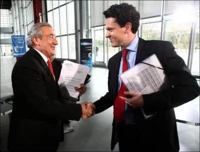 Que viennent de conclure ces deux personnages :