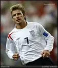 En huitime de finale, dans le match opposant l'Angleterre  l'Equateur , de quelle manire David Beckham marque-t-il le but de la victoire ?