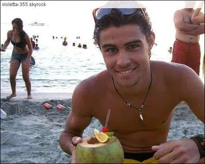 Pourquoi Pablo Espinosa (Toms) a-t-il dcid de quitter la srie  Violetta  ?