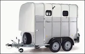 Nous transportons un cheval ou un poney dans un ... ?