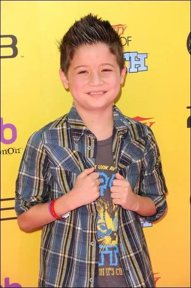 Comment s'appelle ce garon ? (le frre de CeCe)