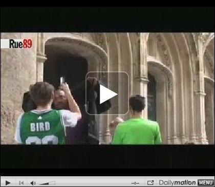 Rue89 a diffusé cette semaine une vidéo filmée à l'entrée du baptême de la fille de Dieudonné. De qui Jean-Marie Le Pen est-il devenu le parrain?