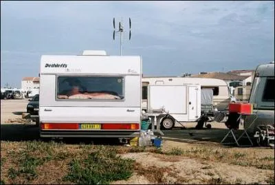 Le maire de Bormes-les-Mimosas a adress  plusieurs lus du dpartement une missive hostile aux tsiganes. Pour quelle autre raison cette ville est-elle clbre?