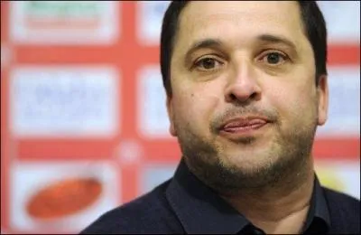 Arriv en 2002, et alors que l'quipe luttait pour ne pas descendre en National, Pablo Correa va d'abord stabiliser le club en s'appuyant sur le centre de formation. L'quipe retrouve la Ligue 1  l'issue de la saison...