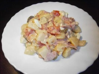 Quel plat  base de lgumes et de mayonnaise trouve-t-on sur cette image ?