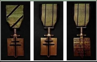 Comme toutes dcorations, l'Ordre de la Libration a une devise, elle est en Latin. Voici quelques traductions en franais. Quelle est la bonne citation ?