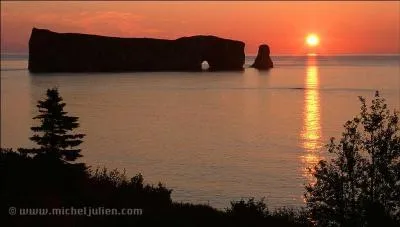 Le rocher le plus clbre du Qubec ! C'est trop facile de trouver son nom mais bon c'est le...