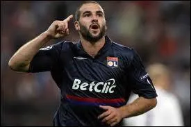 O est-ce que Lyon a achet Lisandro ?