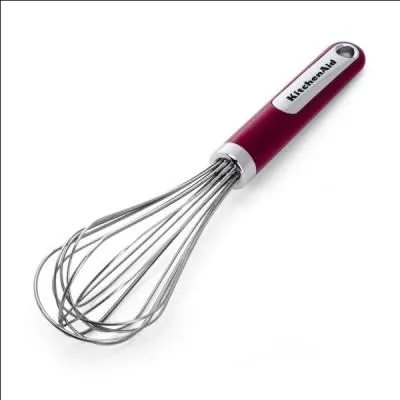 Comment se traduit un  fouet , utilis en cuisine ?