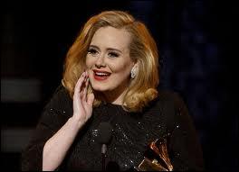 Combien de trophées remporte la chanteuse Adele à la cérémonie des Grammy Awards 2012 ?