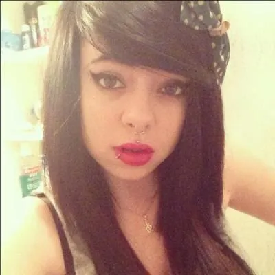 Quelle chanson a-t-elle interprte au premier live ?