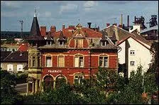 Nous allons  Rombas ( Moselle ), o la ville est chef-lieu ...