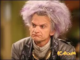 Qui est l'apprenti d'Esther et de professeur Ncrophore ?