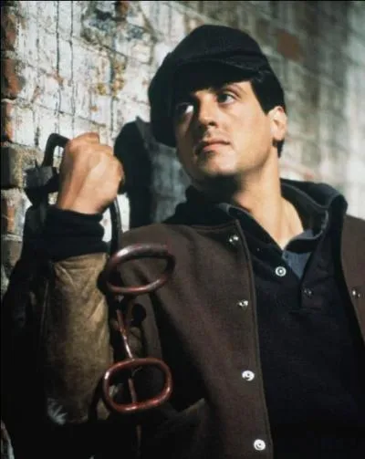 Dans quel film de 1978 avec Sylvester Stallone, trois frres du Bronx tentent-ils de devenir riches. Le plus jeunes des trois quitte son boulot de livreur de glaces pour se lancer dans la lutte. Quel est ce film ?