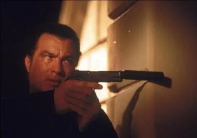 Dans quel film de 2003 Steven Seagal incarne-t-il un ex-agent des services secrets amricains menant sa propre guerre contre des terroristes islamistes ayant enlevs sa fille ?