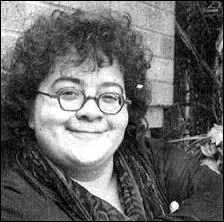 Quel est le nom de scène de cette artiste ? (Elle a sorti un album intitulé ''No Parano'' en 2011.)