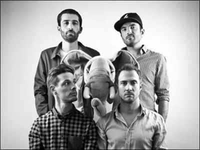 Comment se nomme ce groupe de DJs ?