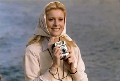 En 1976, elle est Catherine Berger dans ce film ...