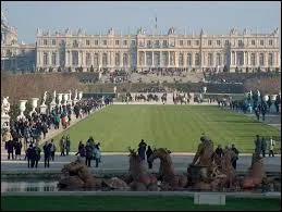 Facile ! Il fut l'uvre majeure de Louis XIV. Quel est ce monument parmi les plus visits de France ?