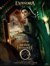 Quel est le nom de l'actrice qui joue Evanora ?