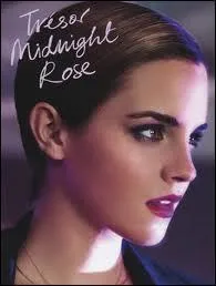 Emma Watson est aussi devenue l'grie de la marque de parfum...