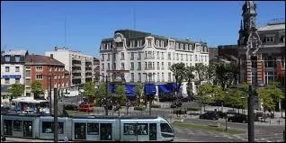 La ville de Valenciennes ( Nord ) est chef-lieu ...