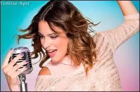 Quel est le nom de famille de Violetta ?