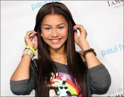 Dans quelle srie n'a-t-elle pas jou ?