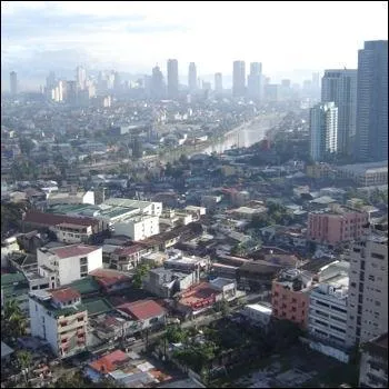 Approximativement, quelle est la superficie de Manille ?