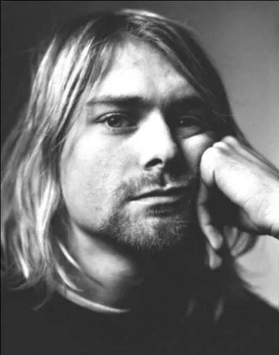 Je suis le chanteur, auteur-compositeur, guitariste mais surtout le fondateur de Nirvana, je me suis suicid par balle. Qui suis-je ?