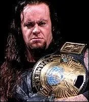 Il est le crateur des matchs suivant Casket match, les Buried Alive match ou encore les Hell in a Cell Matchs dus  son gimmick. Qui est ce lutteur ?