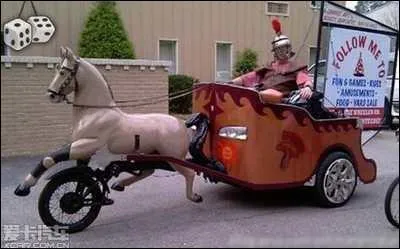 Si il y va avec son cheval, a veut dire qu'il a du  crin  ! La mre d'un nouveau-n a perdu les eaux dans la voiture. C'est pour cela que son fils s'appelle :