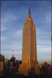 Quel gratte-ciel de style art déco conçu par William F. Lamb est inauguré à New-York en 1931 ?
