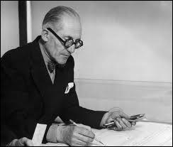 Quelle résidence édifiée par Le Corbusier est surnommée  la maison du fada  par les Marseillais ?