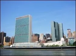 Vrai ou faux ? Le Corbusier fait partie des architectes ayant conu le sige des Nations unies,  New York.